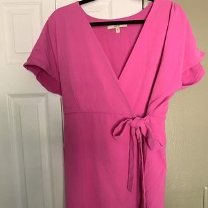 Lark & Ro pink wrap dress size Medium! EUC!